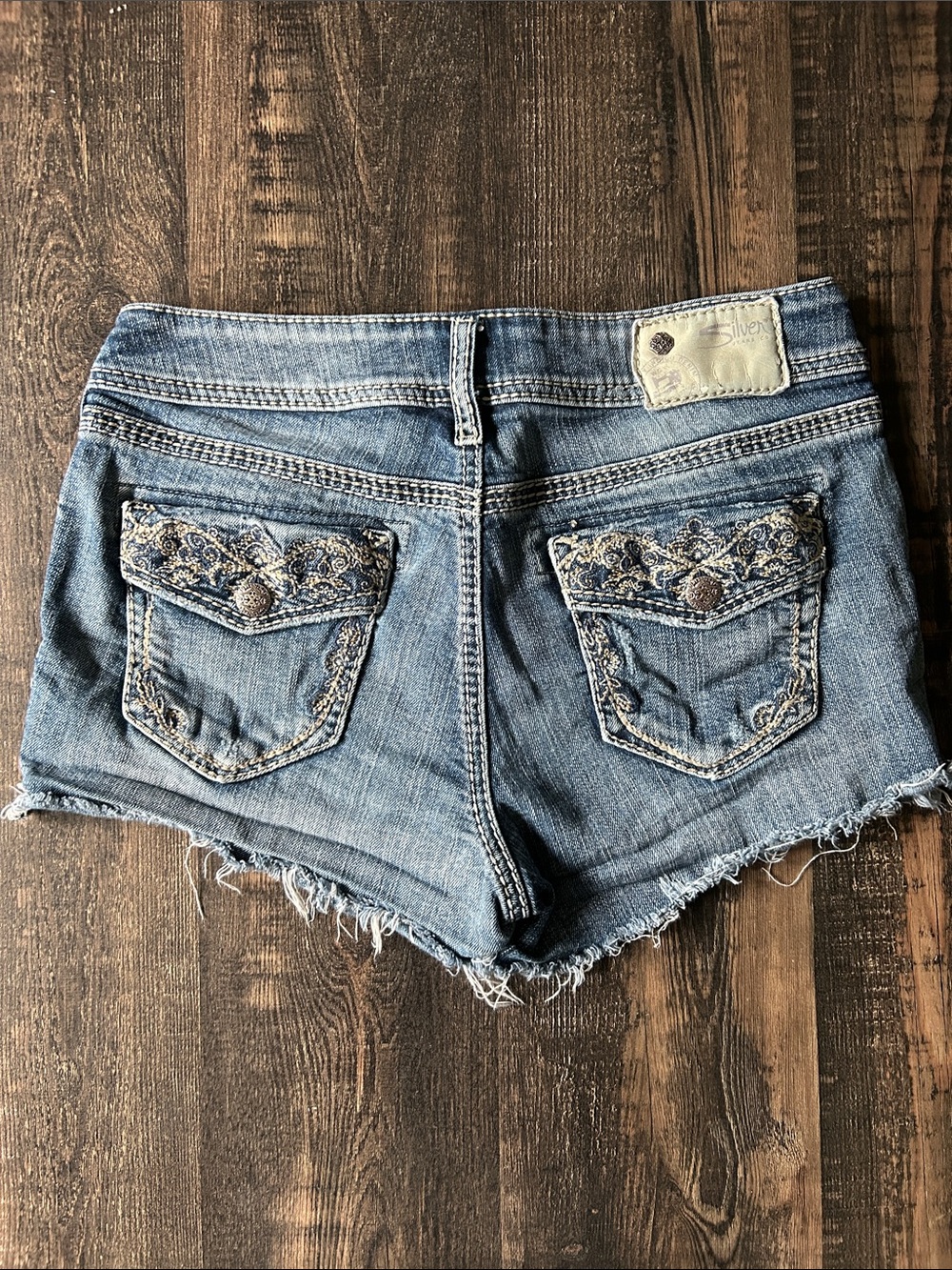 Silver Jeans Light Blue Embroidered Back-Pocket Jean Shorts